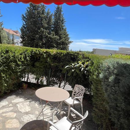 Charmant Studio Avec Terrasse Et Parking A Vence Exteriér fotografie